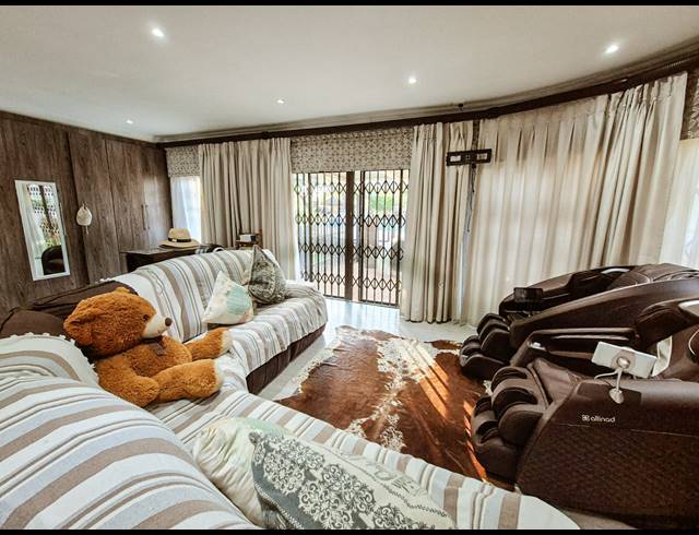 8 BEDROOM HOUSE FOR SALE IN MANTEVREDE
